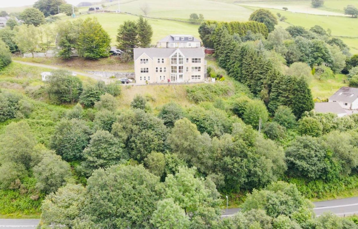 Rowan House Bed Breakfast Main House & Self Contained Self Catering Apartment Cymmer Extérieur photo