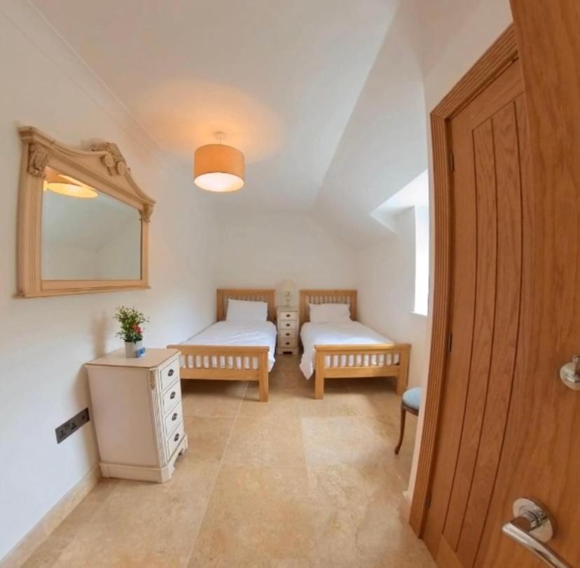 Rowan House Bed Breakfast Main House & Self Contained Self Catering Apartment Cymmer Extérieur photo