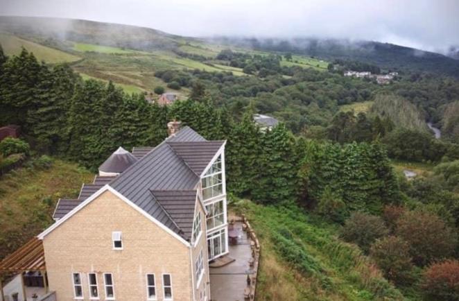 Rowan House Bed Breakfast Main House & Self Contained Self Catering Apartment Cymmer Extérieur photo
