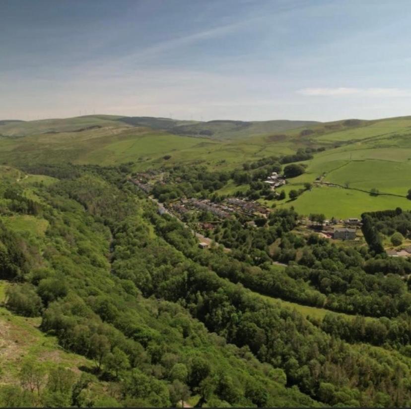Rowan House Bed Breakfast Main House & Self Contained Self Catering Apartment Cymmer Extérieur photo